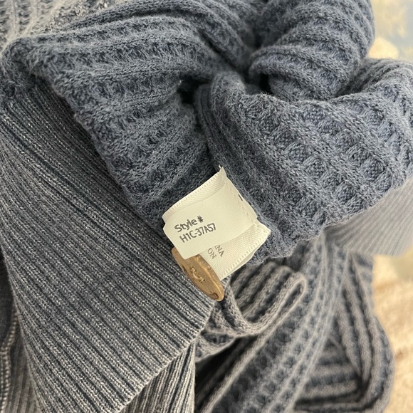 Hello Nite NWT Deep V Cardigan Vintage Indigo Blue Washed Small - Picture 4 of 8